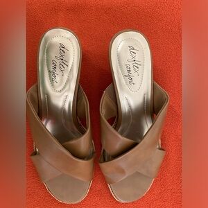 New Dexflex Comfort Women's Brown Sandals